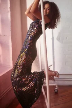 Long Sequin Patterned V-Neck Sheath Dress 8 Long Sequin Patterned V-Neck Sheath Dress -Floral Applique Dresses Shop D24NY22642 1 PDP Crop JAN19 1920x2880