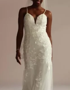 Lace Applique Tulle V-Neck Mermaid Wedding Gown -Floral Applique Dresses Shop MS251255