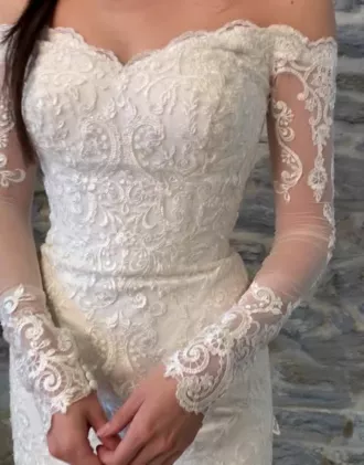 Long Sleeve Lace And Tulle Trumpet Wedding Dress 4 Long Sleeve Lace And Tulle Trumpet Wedding Dress - Image 4