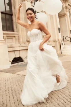 Floral Applique Corset Bodice Wedding Gown -Floral Applique Dresses Shop WG4051 PDP Crop JAN21 1920x2880